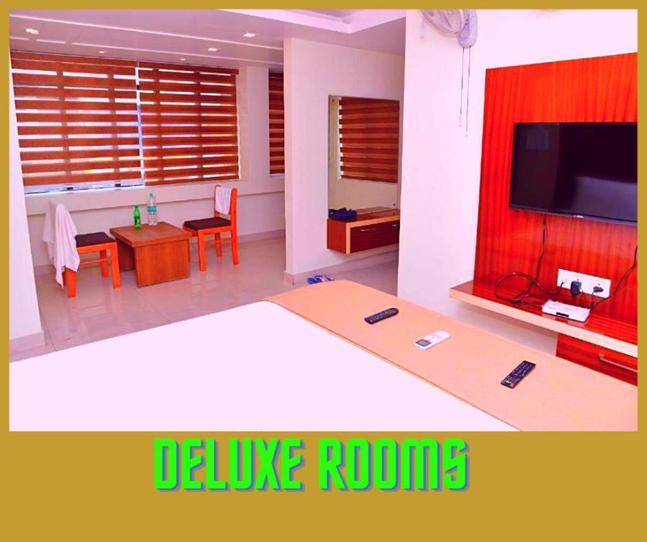 Hotel Milan Manor Port Blair Buitenkant foto