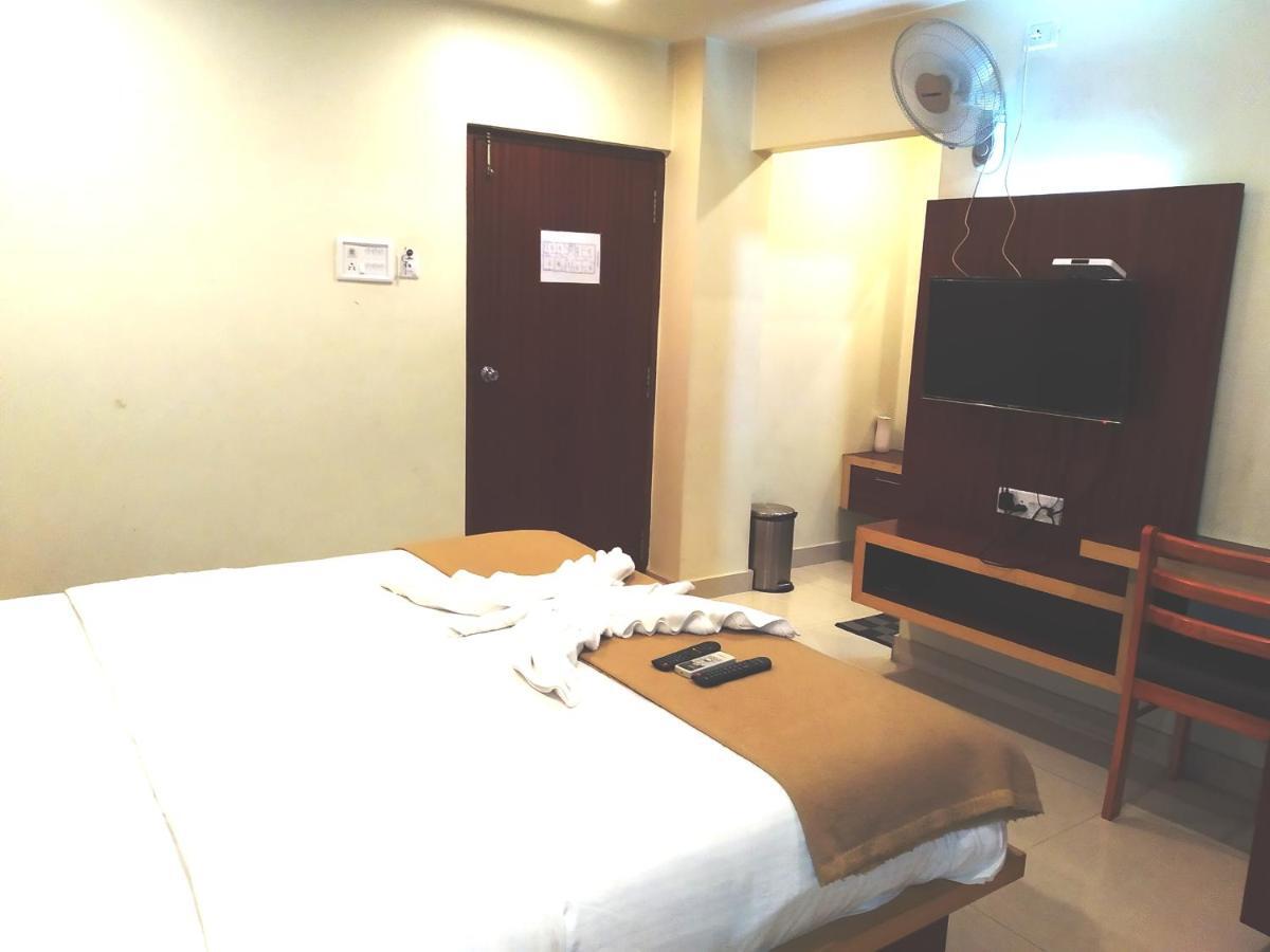 Hotel Milan Manor Port Blair Buitenkant foto