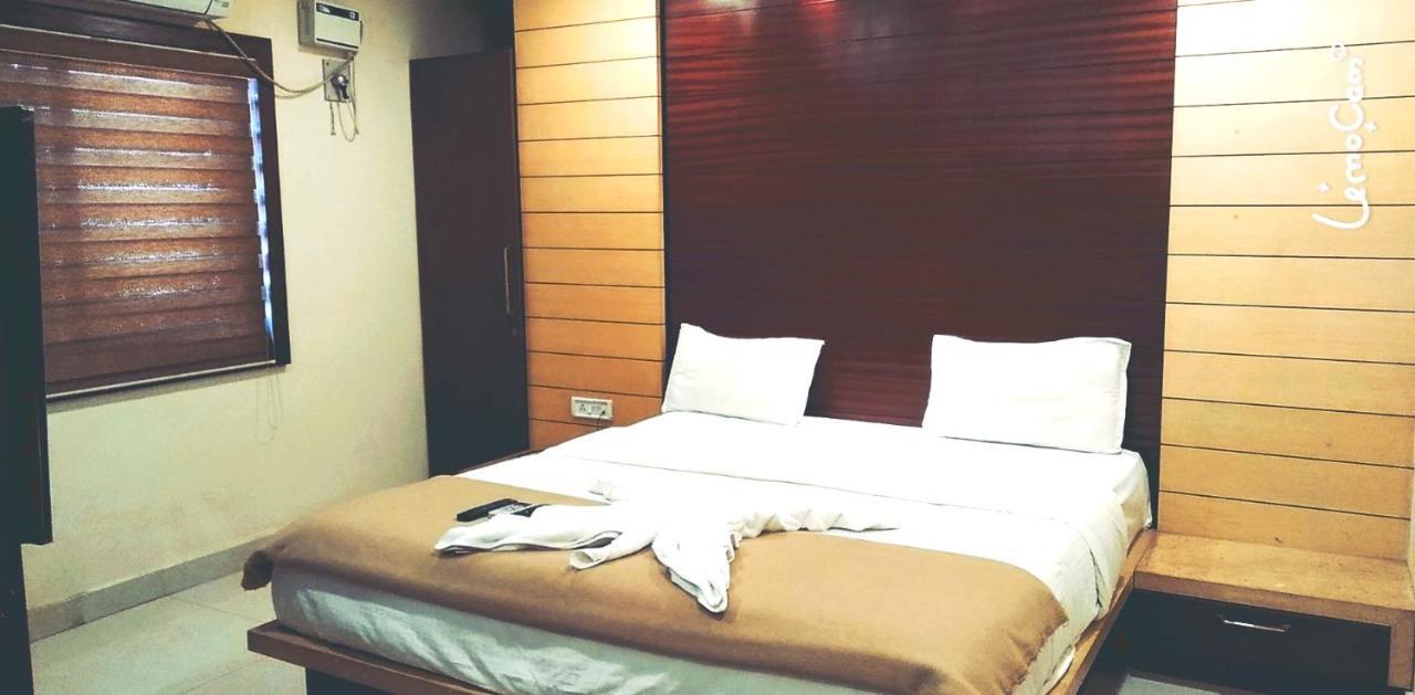 Hotel Milan Manor Port Blair Buitenkant foto