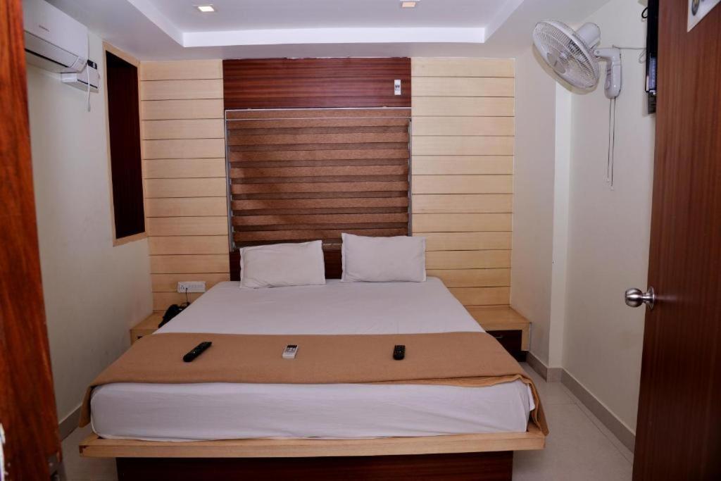 Hotel Milan Manor Port Blair Buitenkant foto